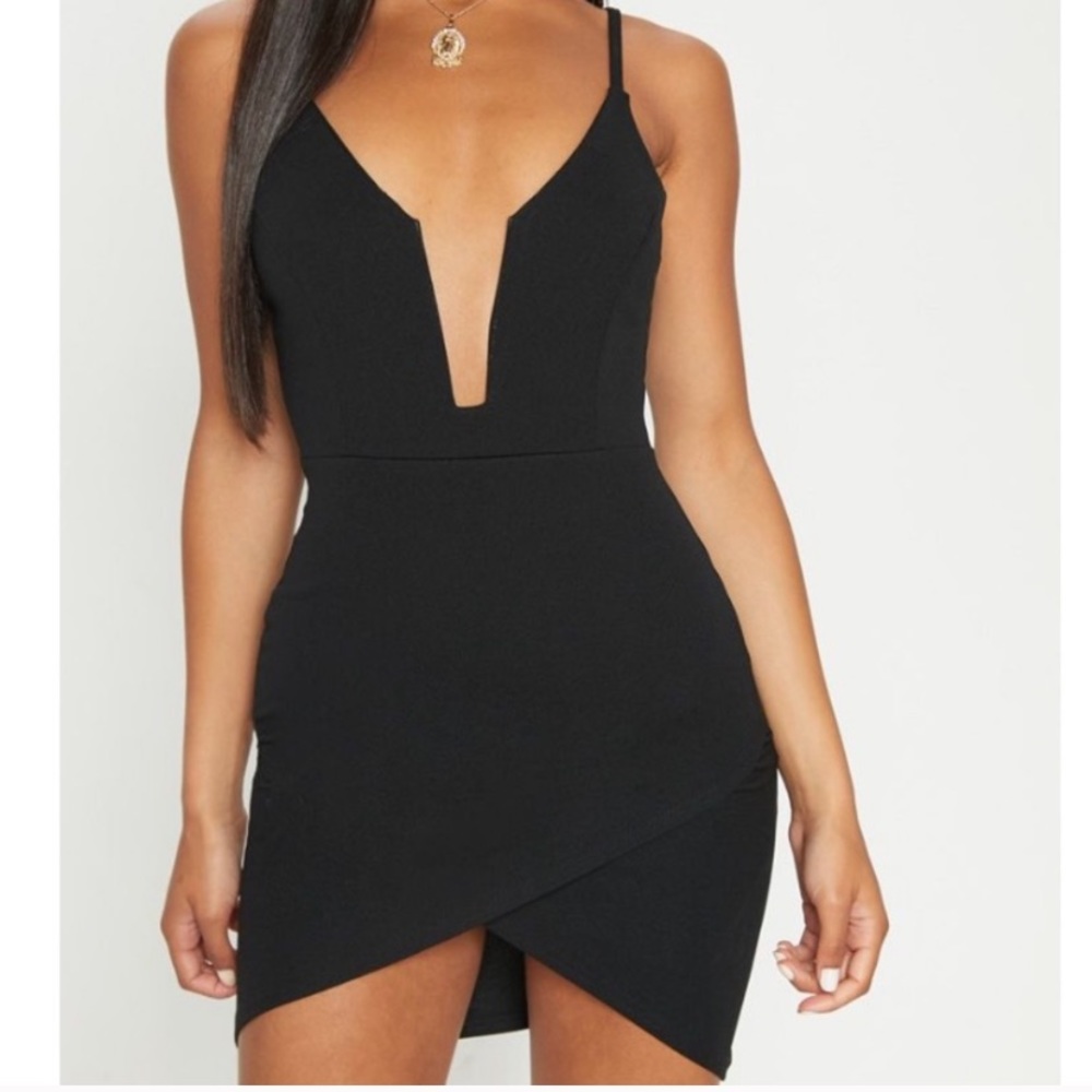 Pretty Little thing Black bodycon Dress!